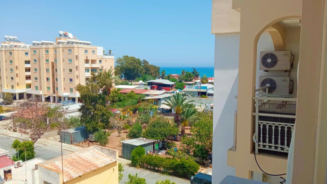 Luxury Private Rooms -Sea View, Netflix, Gym- 5 Min From Beach! - Private Room In Shared Apartment Larnaca Dış mekan fotoğraf