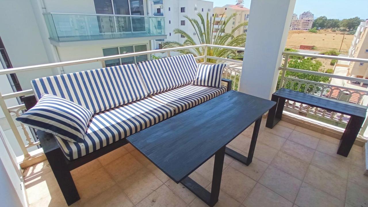 Luxury Private Rooms -Sea View, Netflix, Gym- 5 Min From Beach! - Private Room In Shared Apartment Larnaca Dış mekan fotoğraf